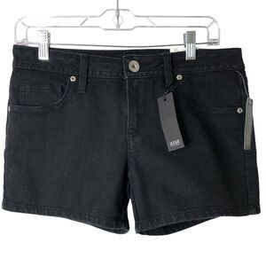 a.n.a. A New Approach NWT Women's Black Wash Denim Shorts Size 28/6
